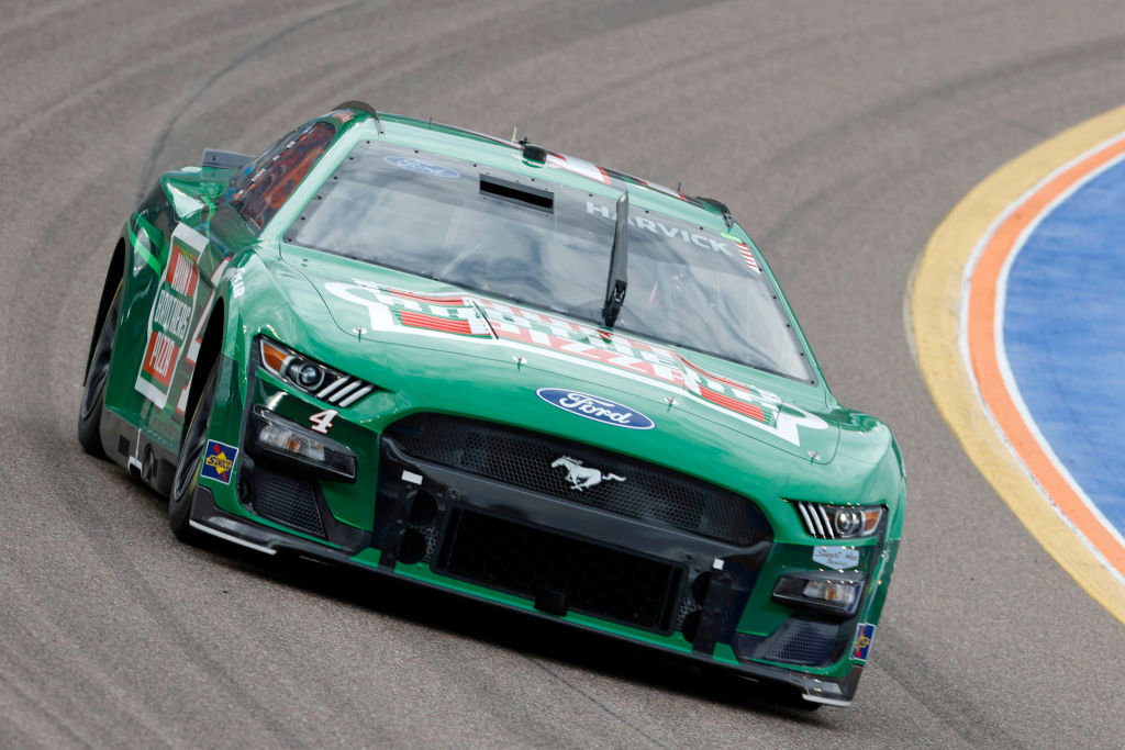 NASCAR: Kevin Harvick Tries to Extend Record Breaking Results at Phoenix Raceway